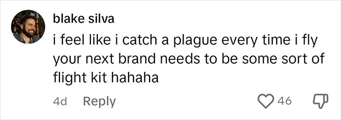 Man Sits In The Wrong Seat, Accidentally Plays Titanic Music Out Loud And Realizes Kate Winslet Is Sitting Next To Him