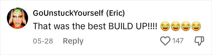 Man Sits In The Wrong Seat, Accidentally Plays Titanic Music Out Loud And Realizes Kate Winslet Is Sitting Next To Him