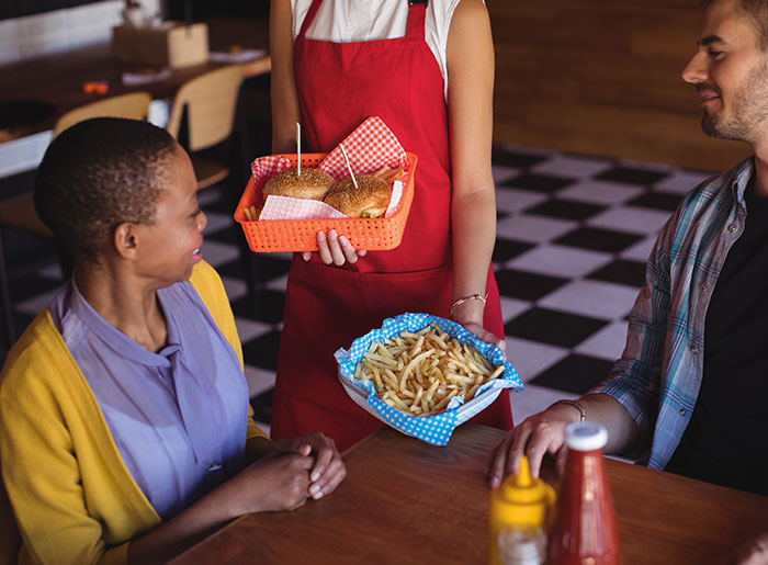 "I Wish I Could've Seen Her Face": Person Teaches Rude Waitress A Lesson After She Refused To Follow Their Food Order