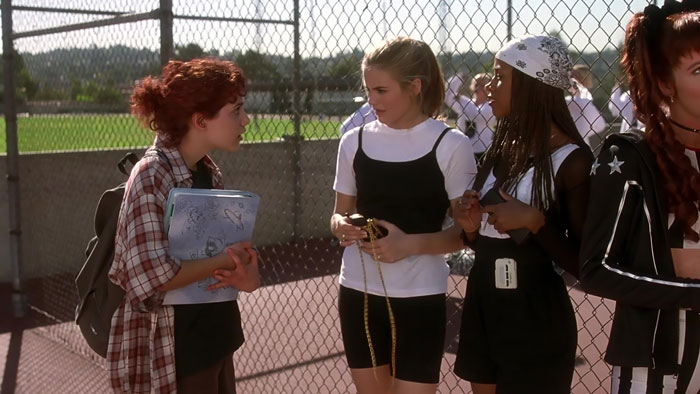Cher, Dionne and Tai talking 