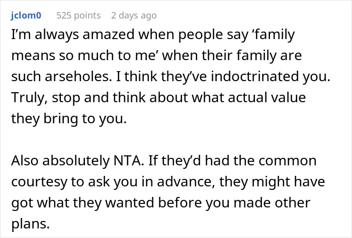 Teen Refuses To Babysit 16 Kids, Gets Woken Up With Ice-Cold Water On Her Face The Next Morning Teen Refuses To Babysit 16 Kids, Gets Woken Up With Ice-Cold Water On Her Face The Next Morning