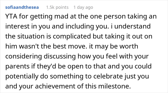 Teen Loses It At Graduation Dinner With Family When The Table Talk Revolves Only Around Her Sister Teen Loses It At Graduation Dinner With Family When The Table Talk Revolves Only Around Her Sister