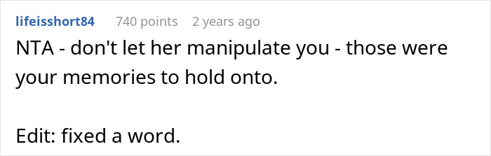 Guy Finds Out His GF Deleted All The Pics Of His Late Wife While He Was In The Shower, Kicks Her Out Of The House Guy Finds Out His GF Deleted All The Pics Of His Late Wife While He Was In The Shower, Kicks Her Out Of The House