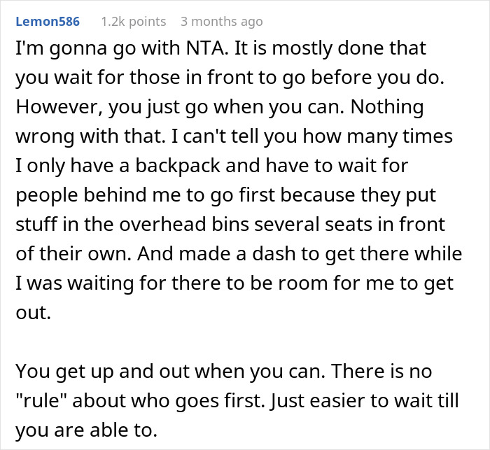 Airplane Passenger Who Cut In Line To Exit The Plane Gets Schooled By Other Passenger, Seeks Backup Online, Gets Schooled Some More Airplane Passenger Who Cut In Line To Exit The Plane Gets Schooled By Other Passenger, Seeks Backup Online, Gets Schooled Some More
