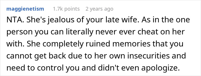 Guy Finds Out His GF Deleted All The Pics Of His Late Wife While He Was In The Shower, Kicks Her Out Of The House Guy Finds Out His GF Deleted All The Pics Of His Late Wife While He Was In The Shower, Kicks Her Out Of The House