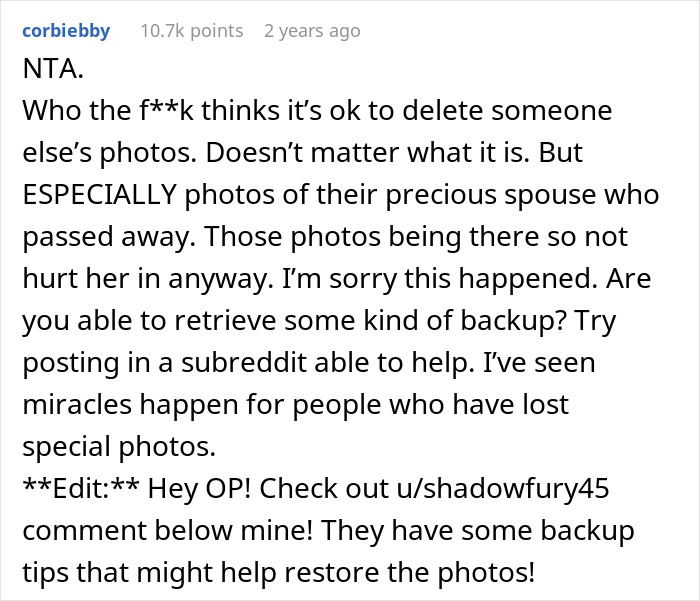 Guy Finds Out His GF Deleted All The Pics Of His Late Wife While He Was In The Shower, Kicks Her Out Of The House Guy Finds Out His GF Deleted All The Pics Of His Late Wife While He Was In The Shower, Kicks Her Out Of The House