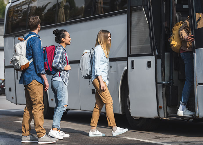 Woman Thinks She&rsquo;s Entitled To Cut In Line Then Demand Things Be Moved From The Overhead Shelves, So This Man Teaches Her A Lesson