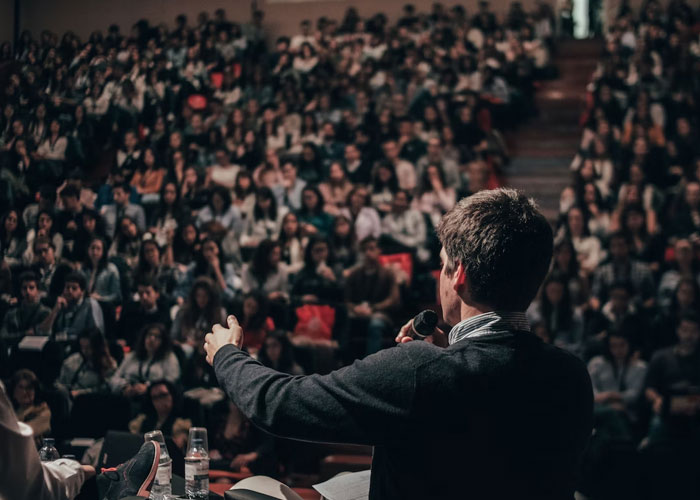 A Netizen Wanted To Hear Some Creepy Facts About Human Nature, The Internet Provided 40 Chilling Answers