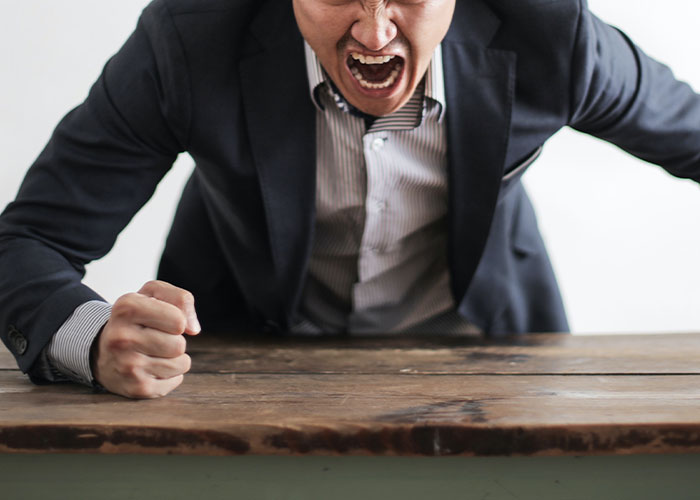 A Netizen Wanted To Hear Some Creepy Facts About Human Nature, The Internet Provided 40 Chilling Answers