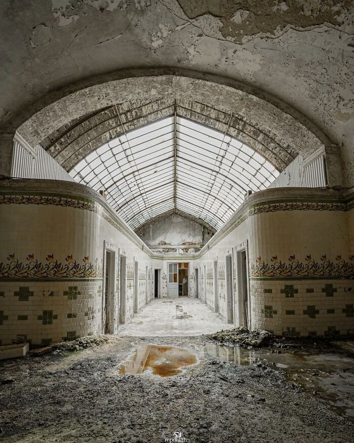 Deserted-Abandoned-Places-Pics