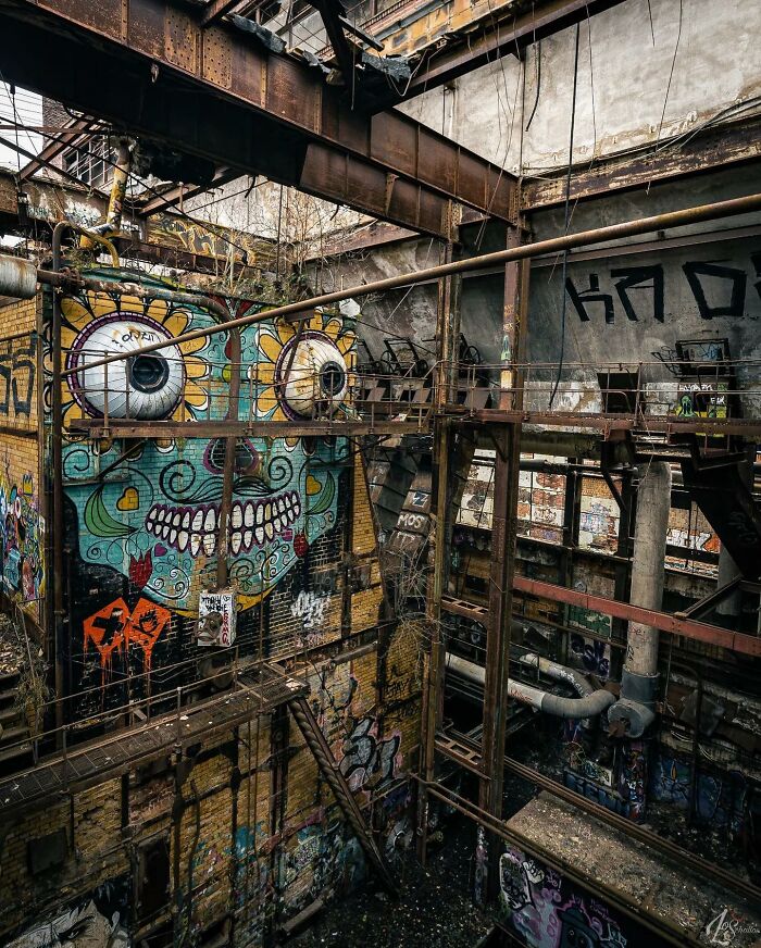 Deserted-Abandoned-Places-Pics