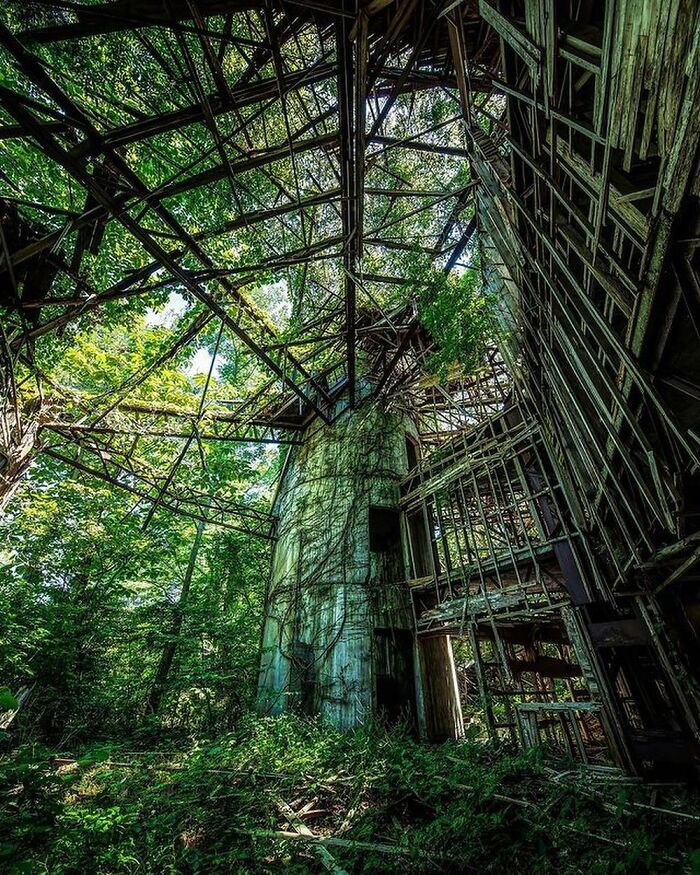 Deserted-Abandoned-Places-Pics
