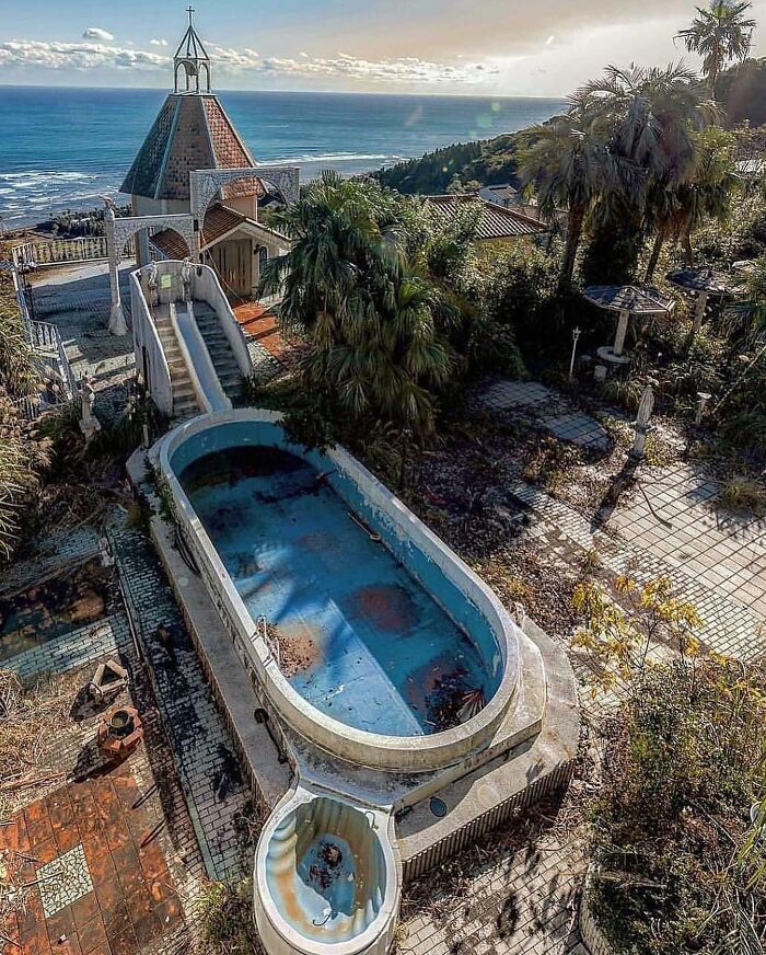 Deserted-Abandoned-Places-Pics