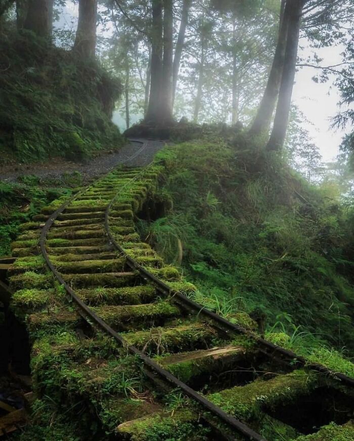 Deserted-Abandoned-Places-Pics