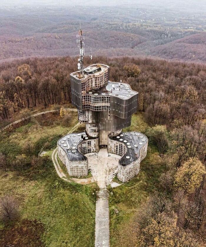 Deserted-Abandoned-Places-Pics