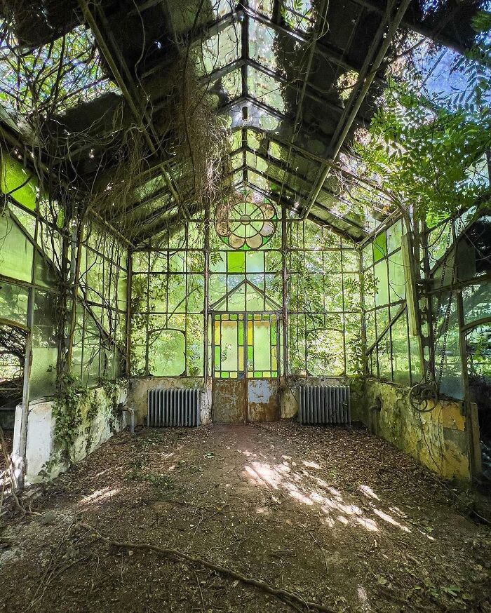 Deserted-Abandoned-Places-Pics