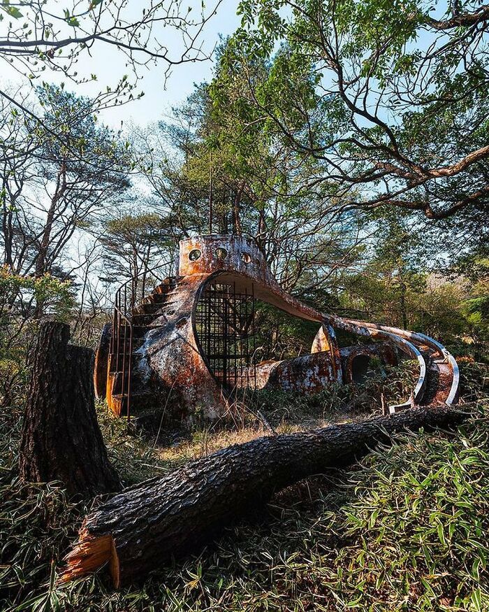 Deserted-Abandoned-Places-Pics