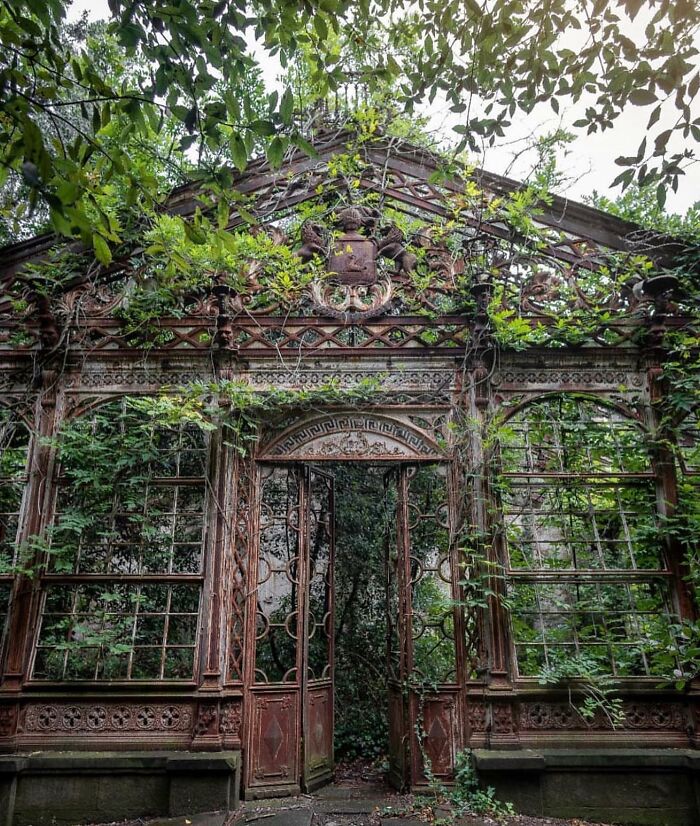 Deserted-Abandoned-Places-Pics