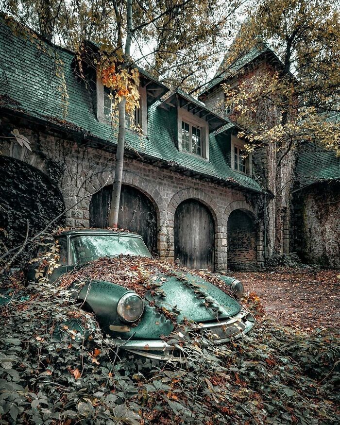 35 Of The Most Interesting Photos Of Abandoned Places, As Shared On The "Deserted Places" Instagram Account