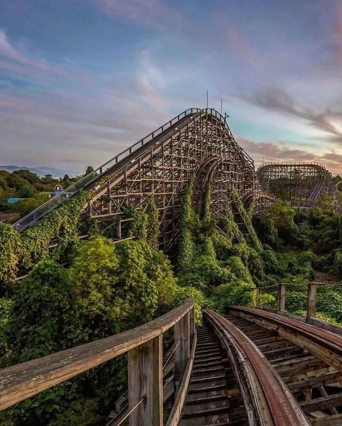 35 Of The Most Interesting Photos Of Abandoned Places, As Shared On The "Deserted Places" Instagram Account