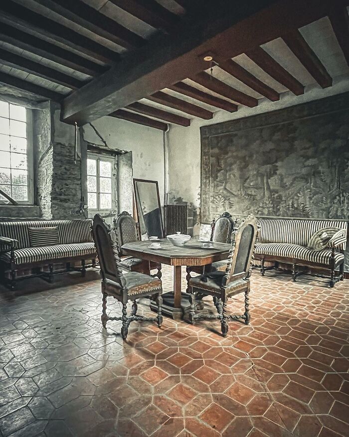 Deserted-Abandoned-Places-Pics