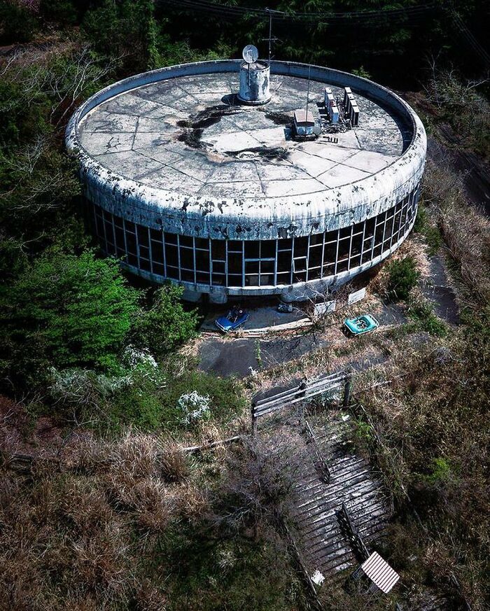 Deserted-Abandoned-Places-Pics