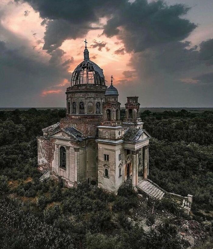 Deserted-Abandoned-Places-Pics