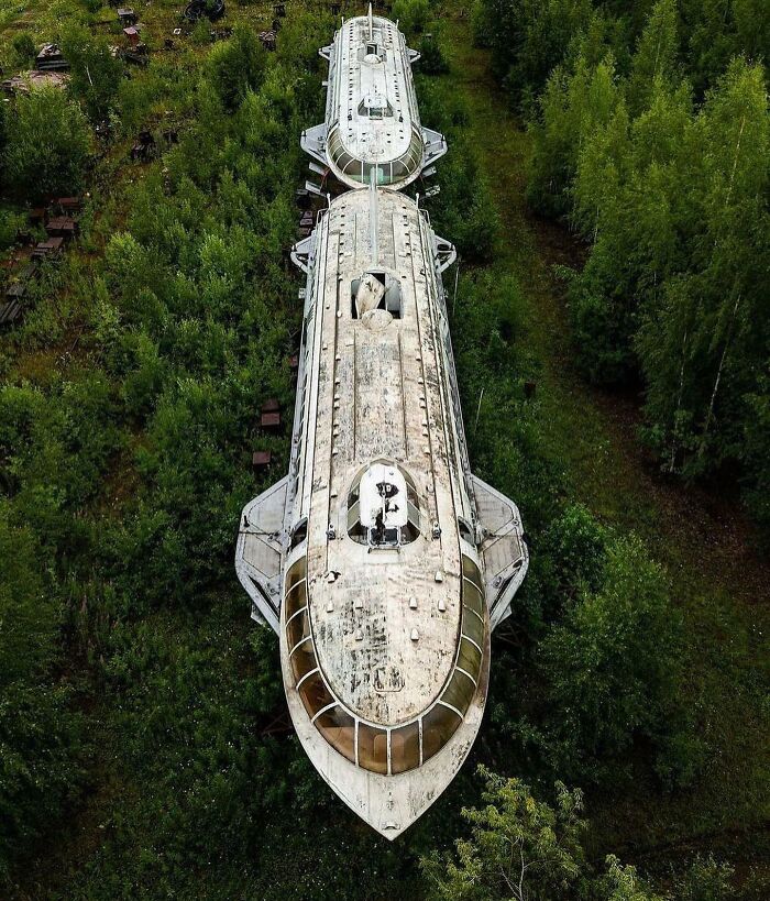 Deserted-Abandoned-Places-Pics