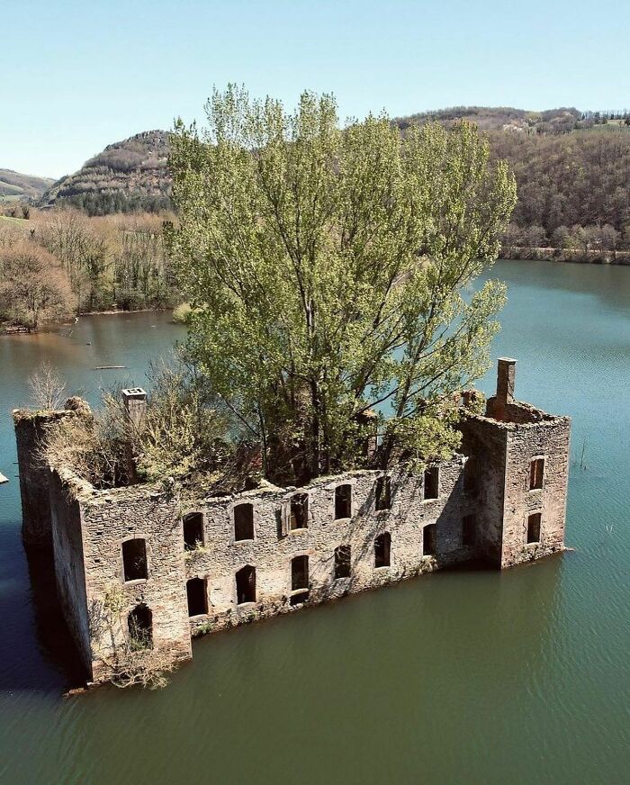 Deserted-Abandoned-Places-Pics