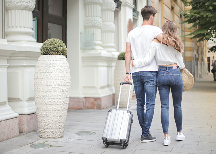 "She Thought The Rules Didn't Apply To Her": Entitled Mom Is Put In Her Place At A Resort Pool "She Thought The Rules Didn't Apply To Her": Entitled Mom Is Put In Her Place At A Resort Pool