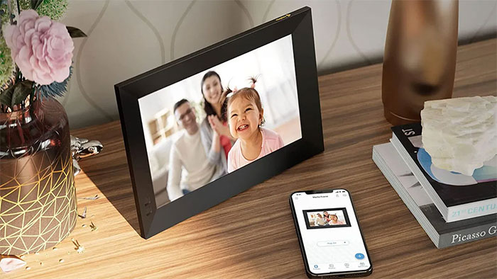Nixplay Smart Digital Picture Frame