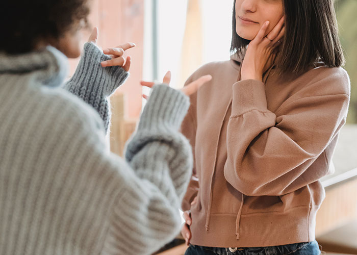 Woman Shares Her Experience With A Friend Who Brought Almost No Money On Vacation