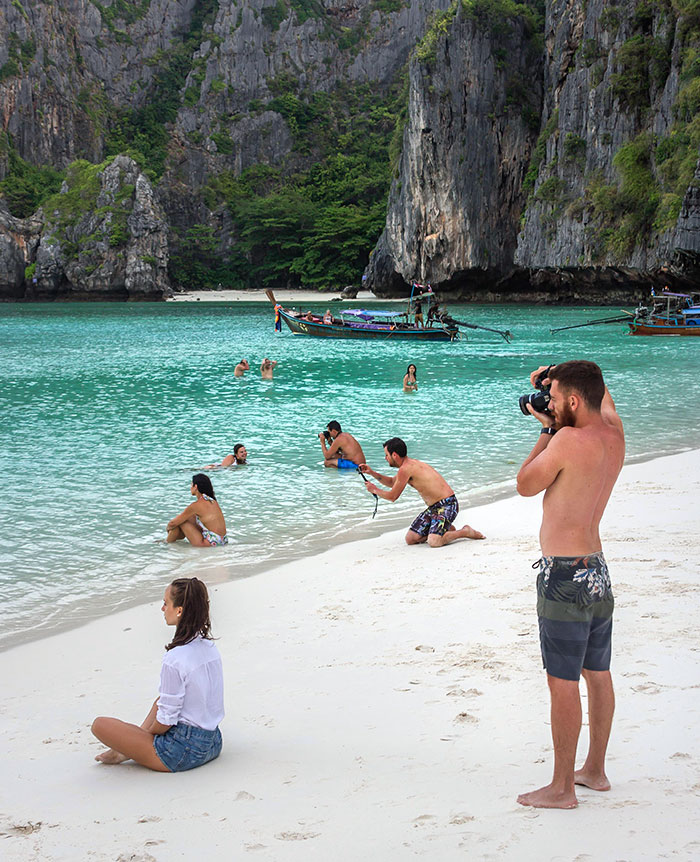 I Was Taking A Photo Of My Girlfriend In The Sea And Then Realised So Was Every Other Instagram Boyfriend
