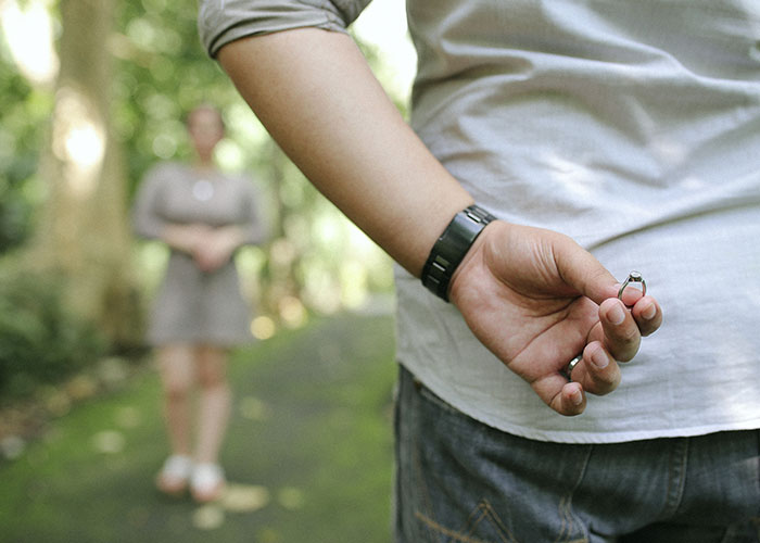 Man Cheats On Fianc&eacute; With An Ex, Demands She Return His $190 Engagement Ring, So She Does, Infuriating Him Endlessly