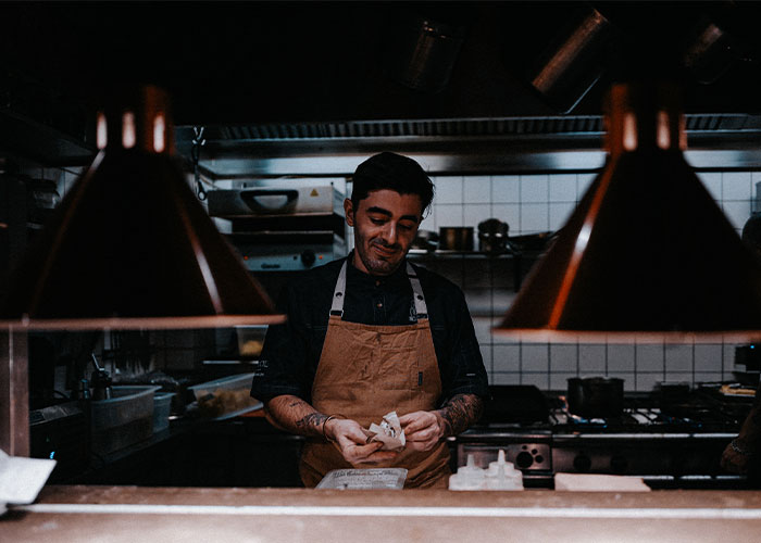 30 Things People Look Out For In Restaurants To Tell If The Food There Is Gonna Be Good