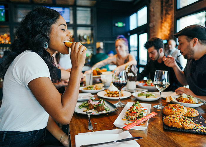 30 Things People Look Out For In Restaurants To Tell If The Food There Is Gonna Be Good