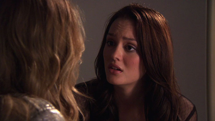Blair and Serena talking 