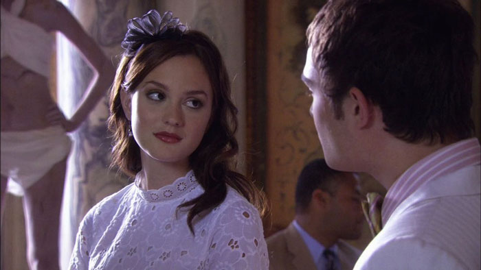Blair talking with Chuck 