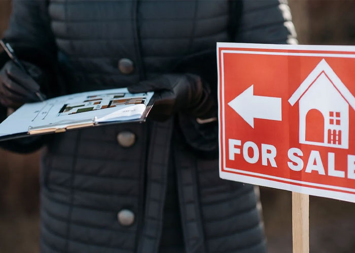 “Study Your Potential Neighbors”: Homeowners Share 40 Things They Wish They Had Known Before Buying Their First Houses