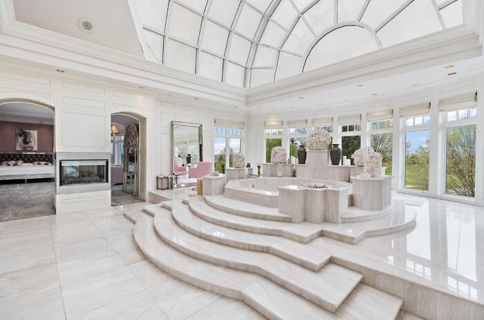 I’m Not Fancy Enough To Bathe Here