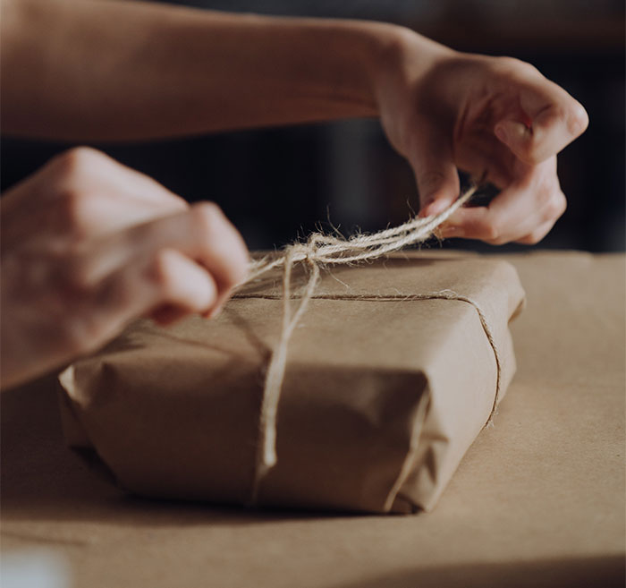 &ldquo;I Was So Confused&rdquo;: Wife Wonders If She&rsquo;s A Jerk For Refusing To Wear Husband&rsquo;s &ldquo;Hilarious&rdquo; Yet Humiliating Gift