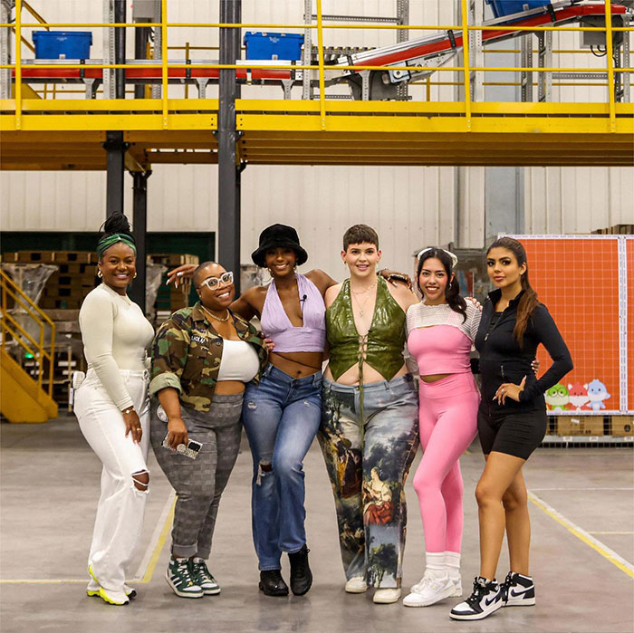 Influencer Gets Canceled After Praising Shein's Working Conditions While Touring Their Factory And Calling Herself An 'Independent Thinker'