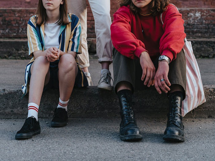 "We're A Movie Theater, Not A Free Babysitting Service": Karen Threatens To Sue Cinema For "Making" Her Kids Walk Home At Night