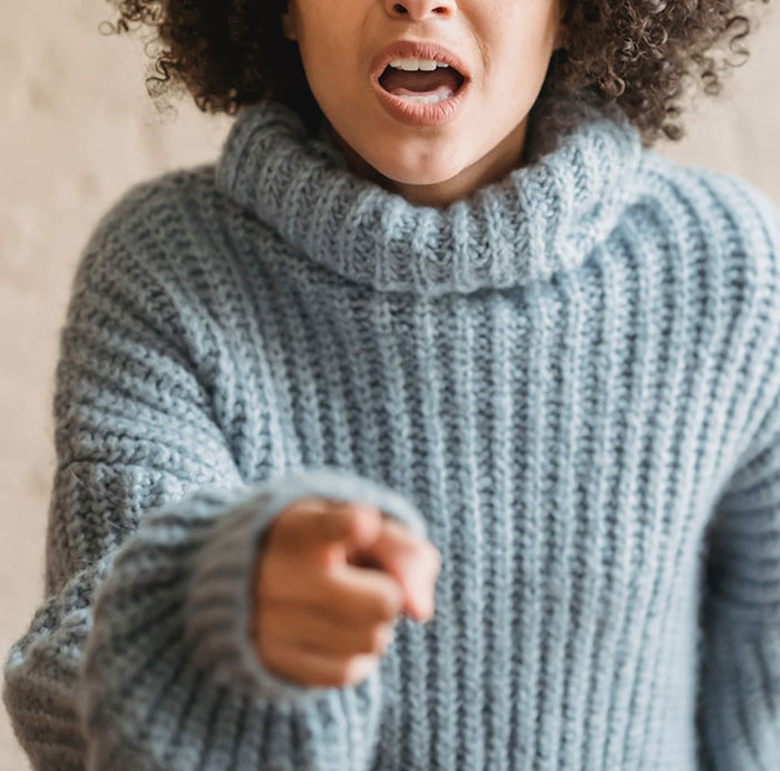 "We're A Movie Theater, Not A Free Babysitting Service": Karen Threatens To Sue Cinema For "Making" Her Kids Walk Home At Night