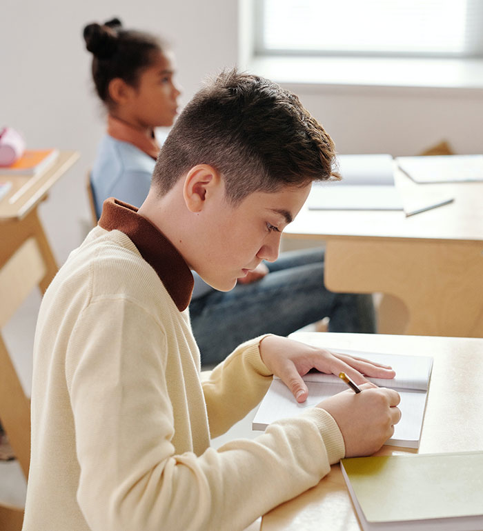 30 Extremely Embarrassing Things These Internet Users Told People They Wanted To Impress