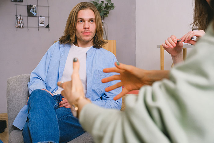 30 Extremely Embarrassing Things These Internet Users Told People They Wanted To Impress