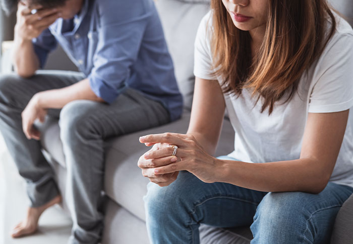 Woman Accidentally Discovers Her Husband Has Been Living A Double Life For The Past 17 Years Woman Accidentally Discovers Her Husband Has Been Living A Double Life For The Past 17 Years