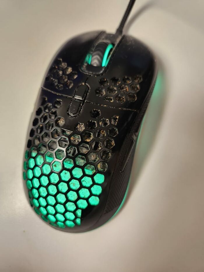 I Finally Have One That Fits Here. This Mouse In The Manager's Office. I Want To Vomit