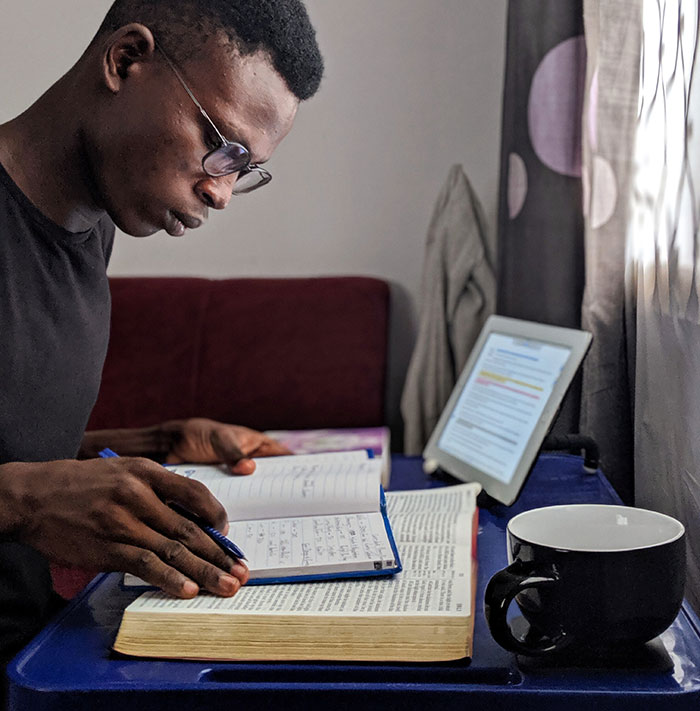 “Forgot To Eat Pizza In Italy”: 30 People Share Their Deepest Regrets From Their 20s, Ranging From Humorous To Tragic