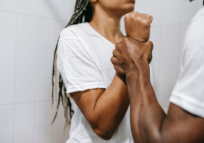 30 People Reveal The Deeply Disturbing Secrets They Uncovered About Someone Close To Them, Leaving Them Shocked And Traumatized